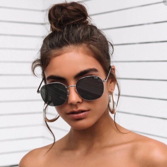 QUAY // jezabell gunmetal frame silver mirror lens - Picture 8 of 8